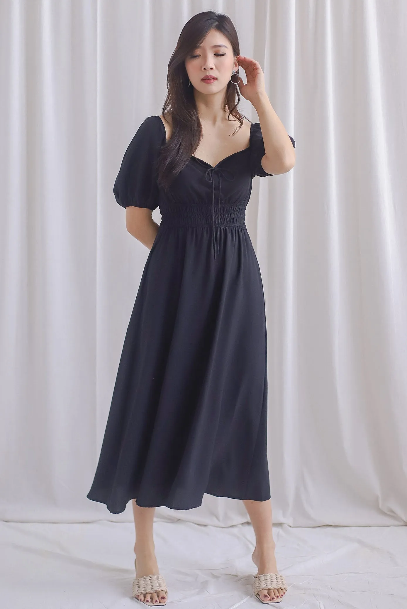 Dell Tie Front Elastic Waist Sleeved Dress In Black