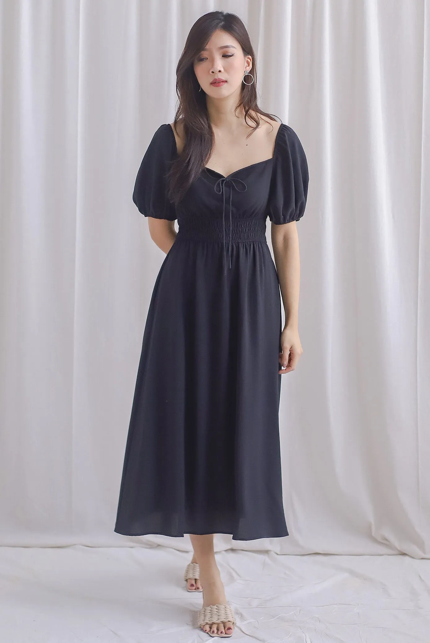 Dell Tie Front Elastic Waist Sleeved Dress In Black