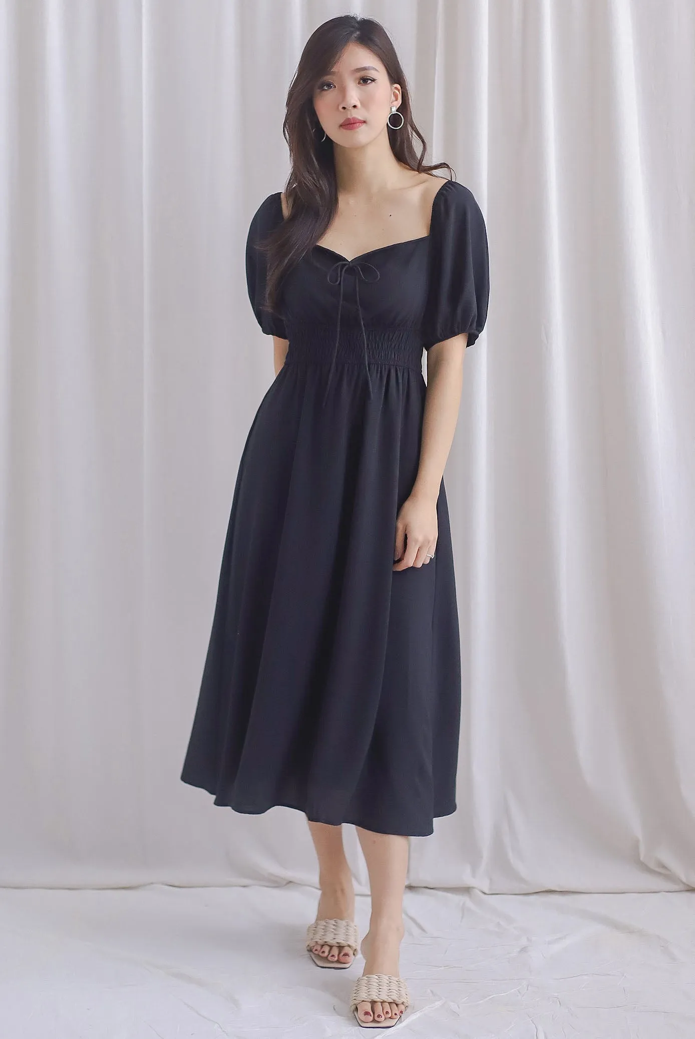 Dell Tie Front Elastic Waist Sleeved Dress In Black