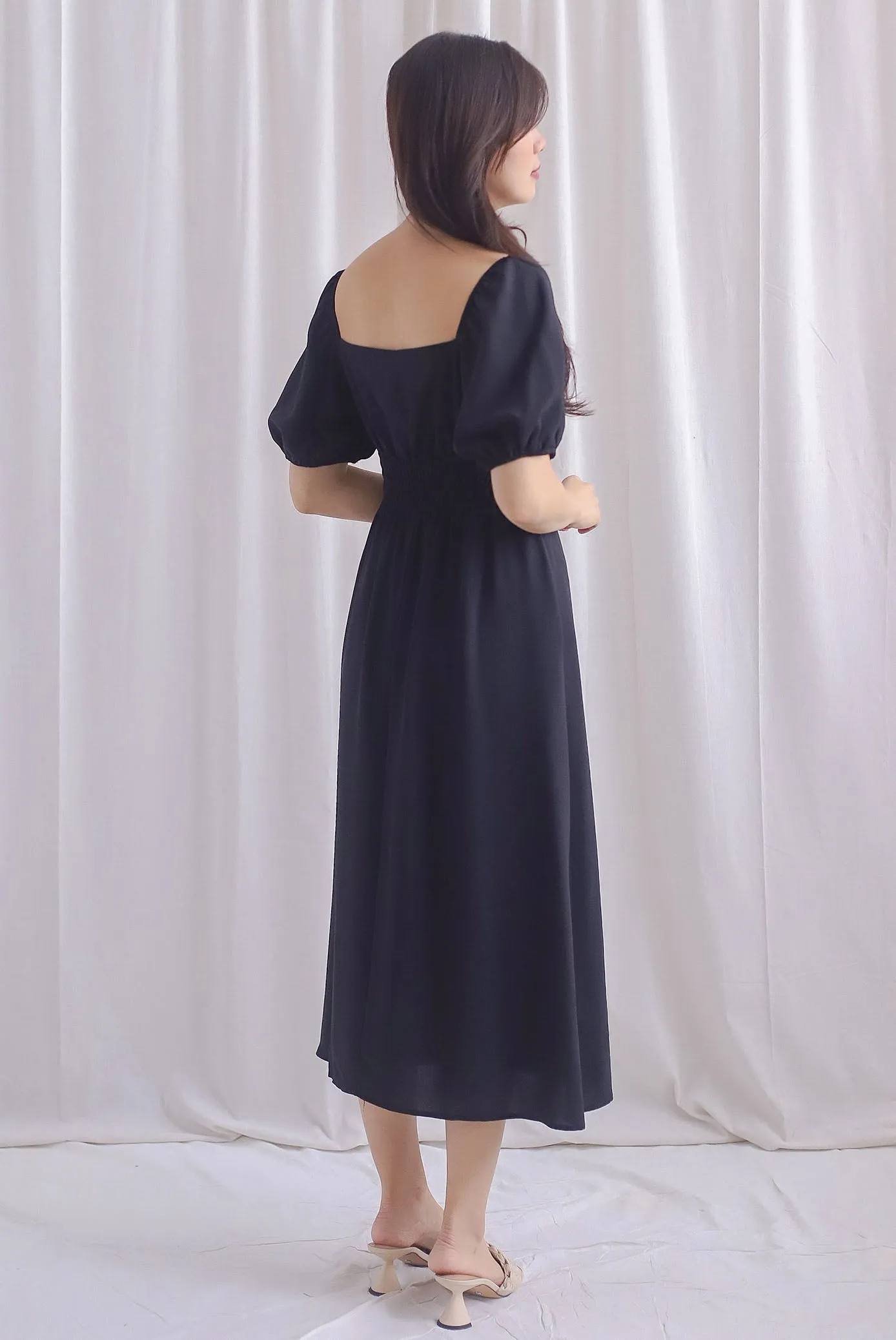 Dell Tie Front Elastic Waist Sleeved Dress In Black