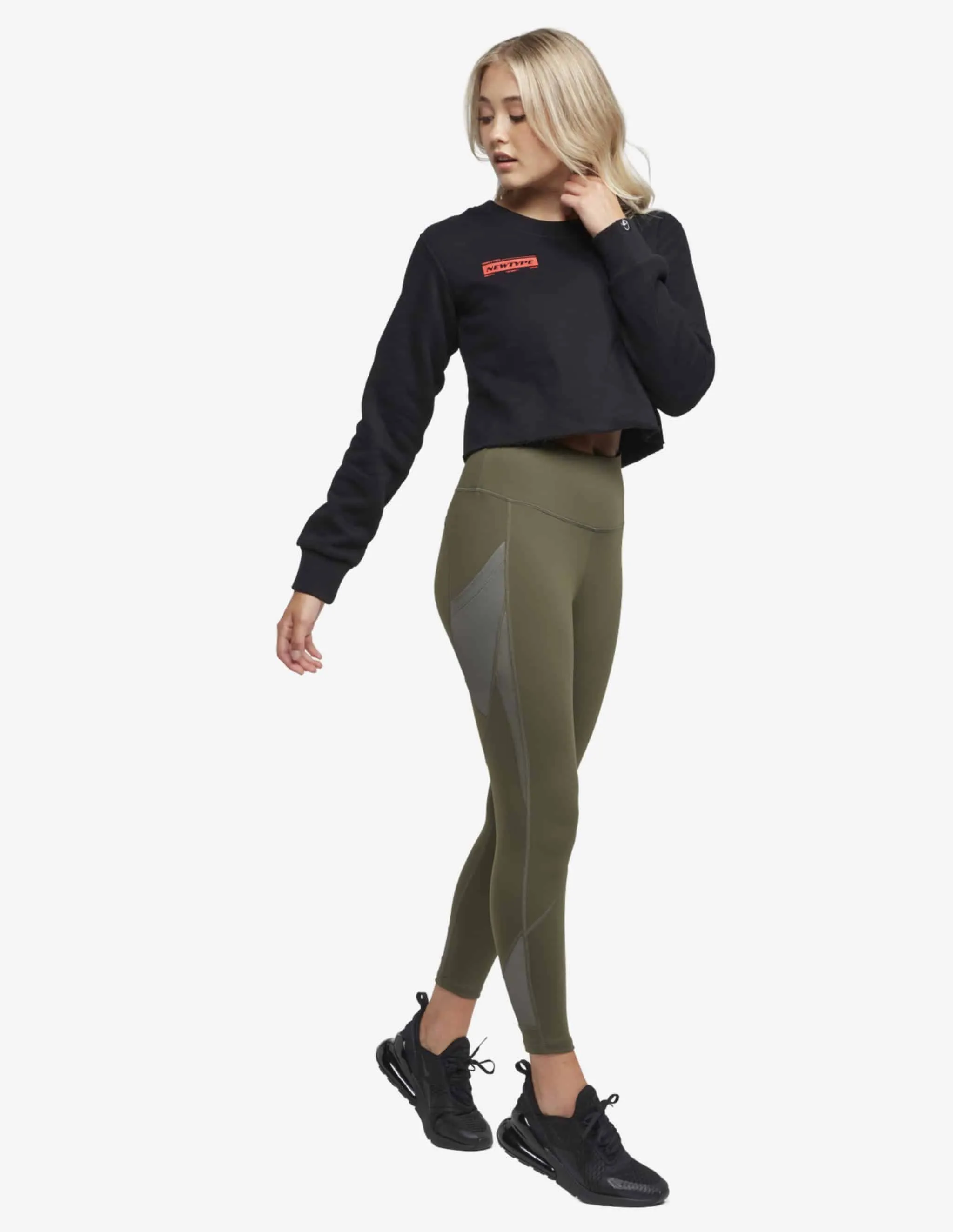 Ignite Cropped Crew - Black