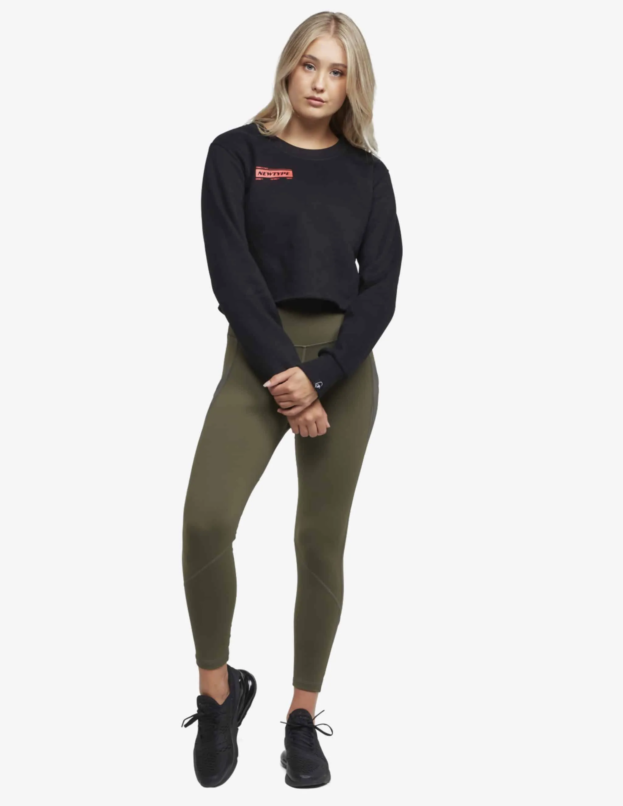 Ignite Cropped Crew - Black