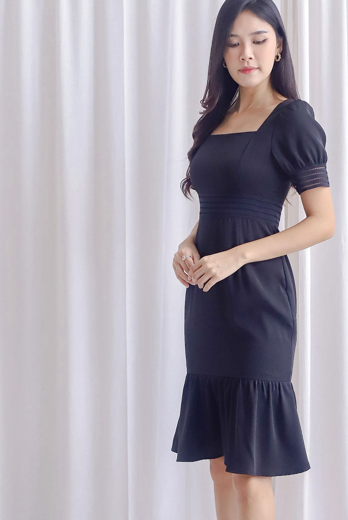 Katrine Puffy Sleeve Mermaid Dress In Black