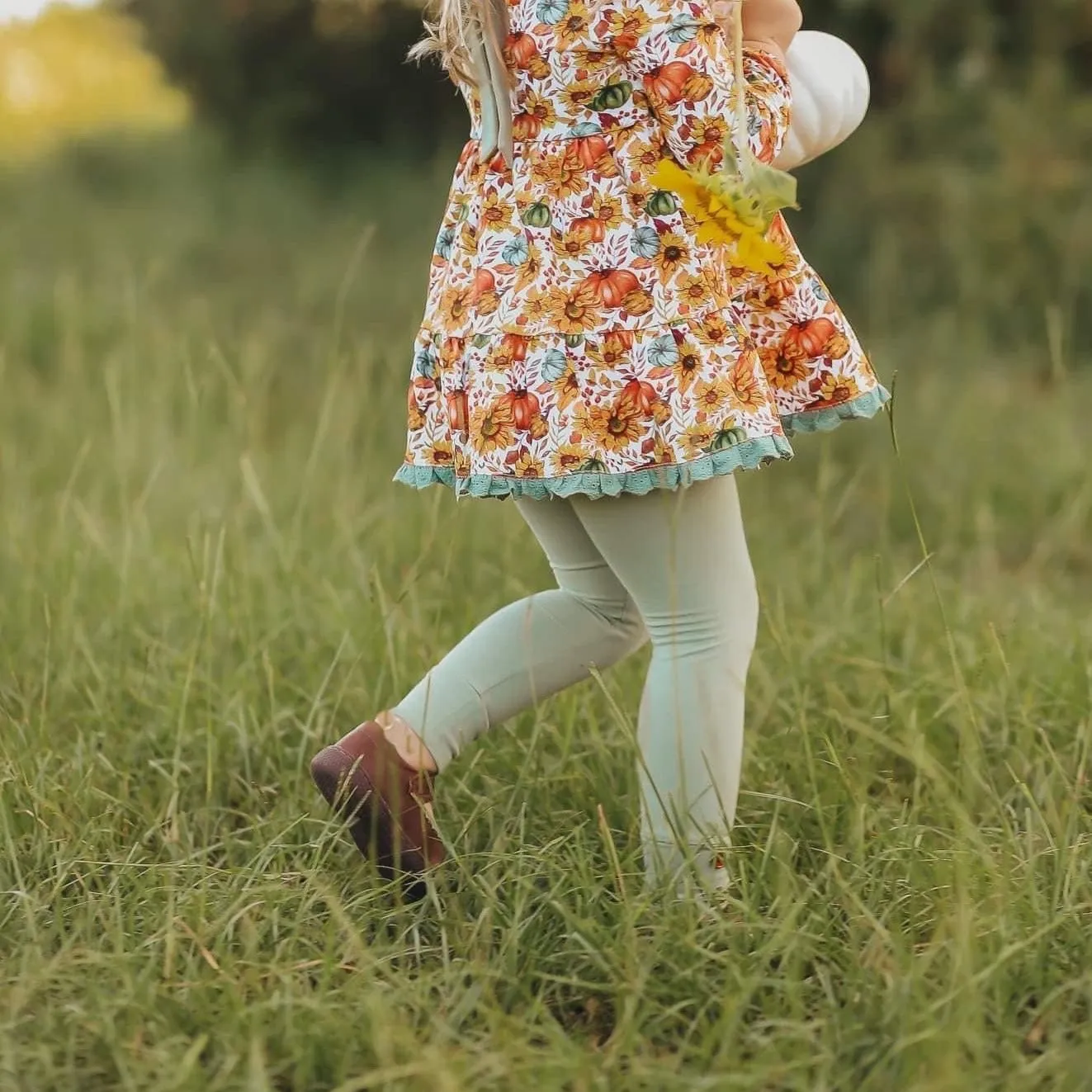 Sage green button leggings/shorties/bloomers