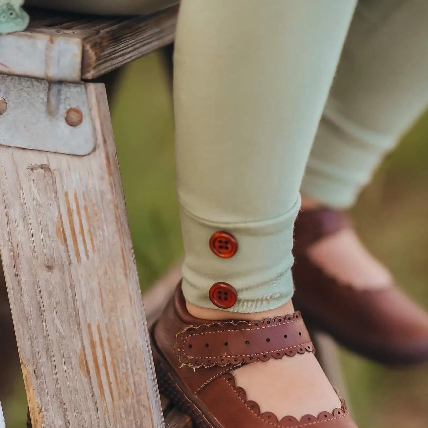 Sage green button leggings/shorties/bloomers