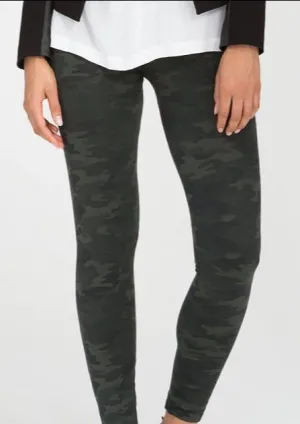 SPANX Seamless Green Camo Leggings Size Medium