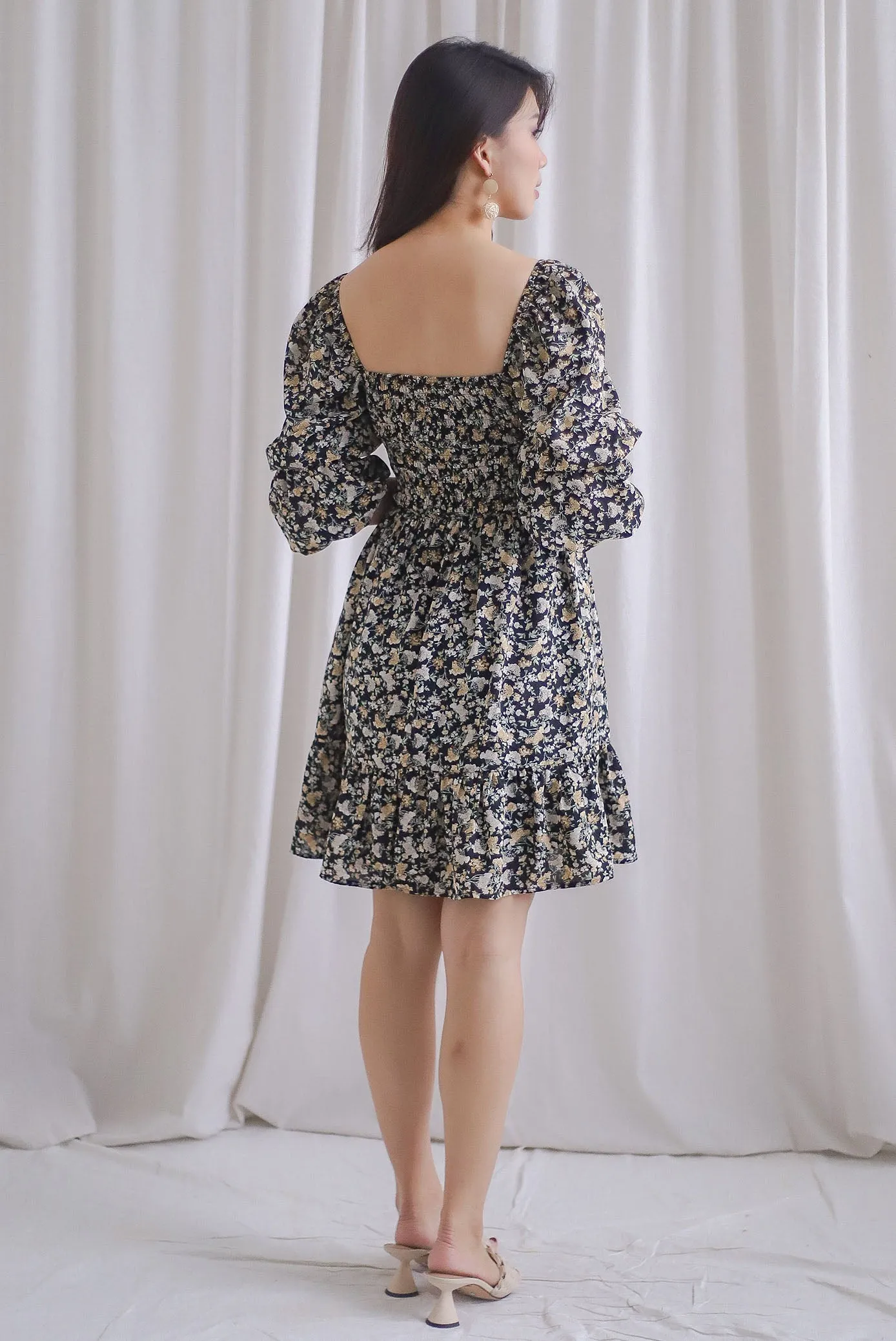 TDC Yumi Tiered Puffy Sleeve Dress In Black