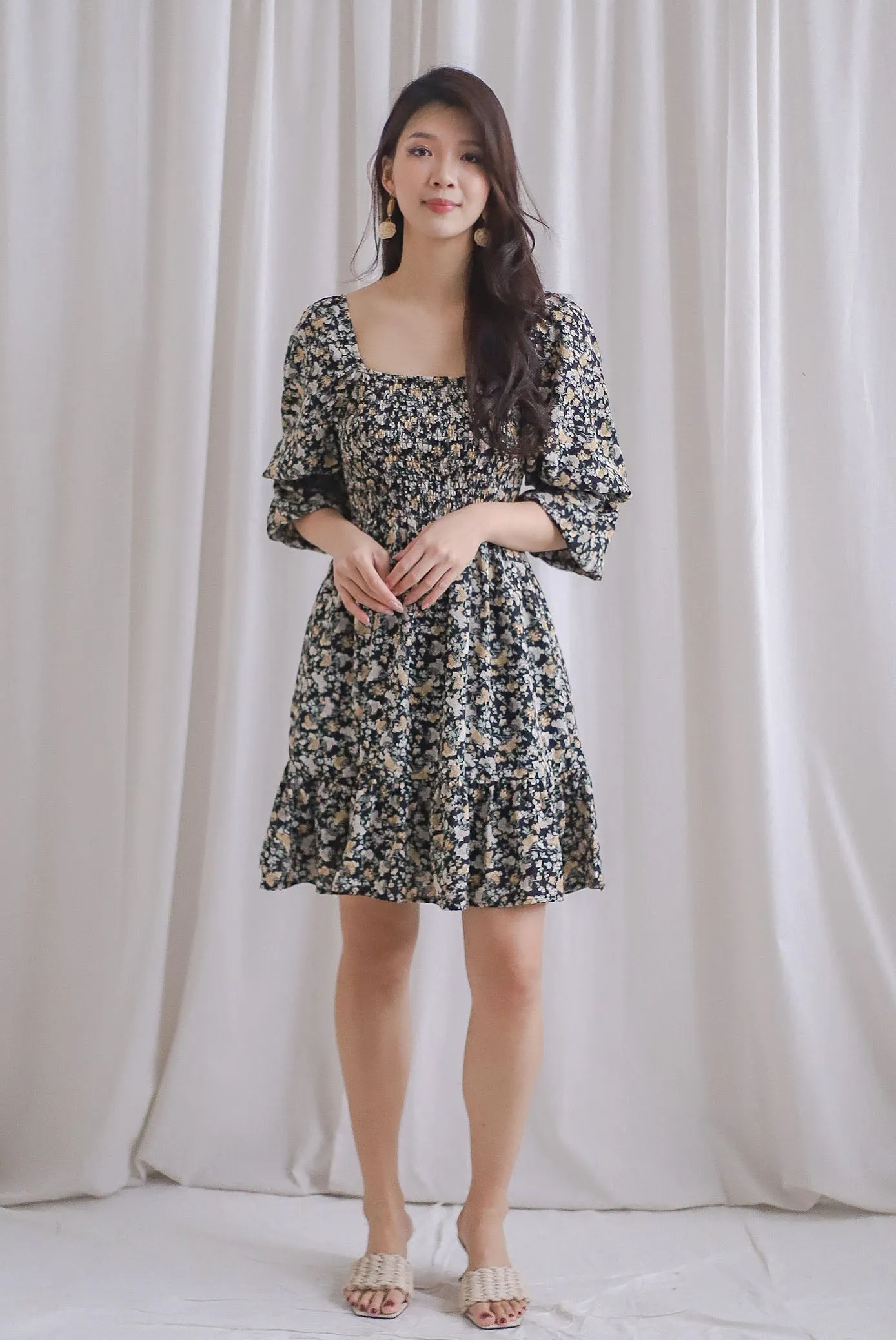 TDC Yumi Tiered Puffy Sleeve Dress In Black
