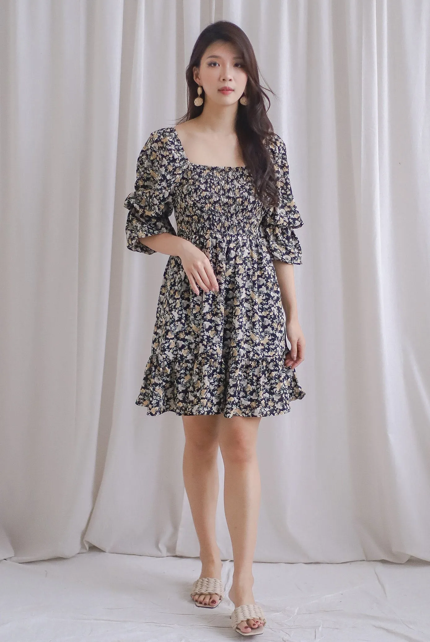 TDC Yumi Tiered Puffy Sleeve Dress In Black