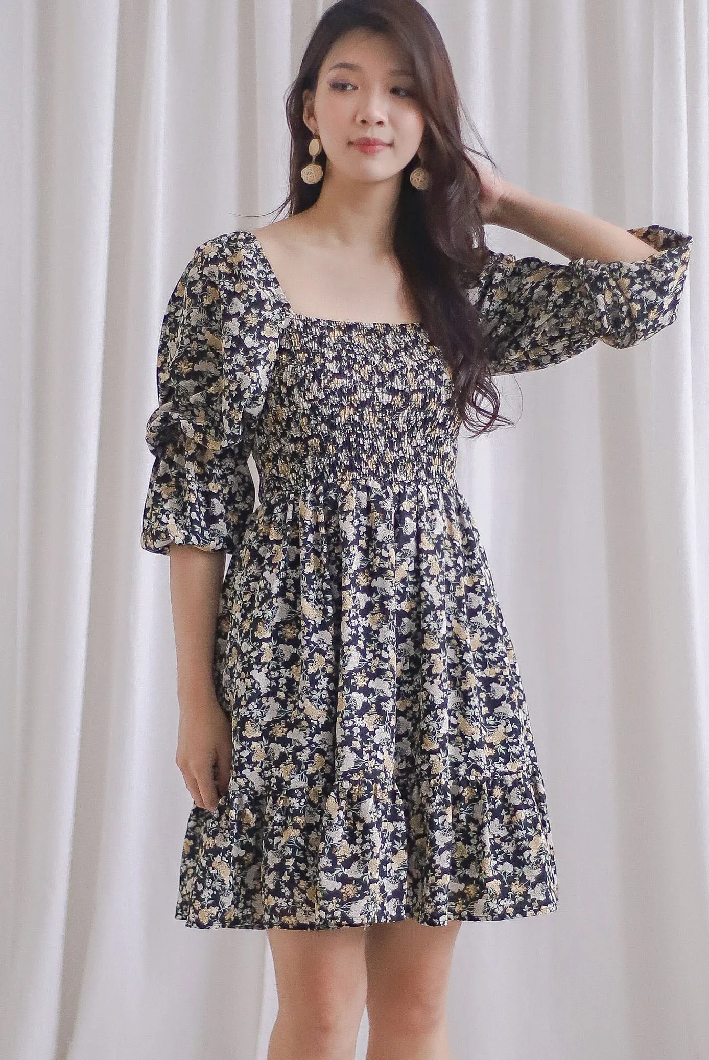 TDC Yumi Tiered Puffy Sleeve Dress In Black