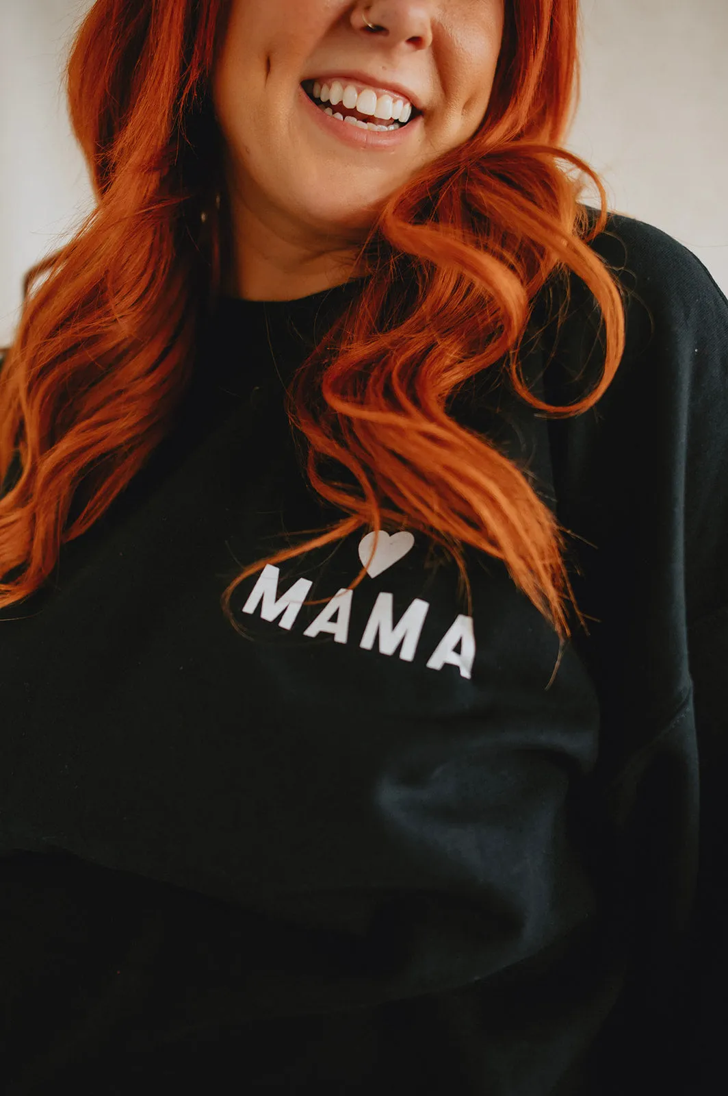 The Mama Heart Pullover Sweatshirt - Black